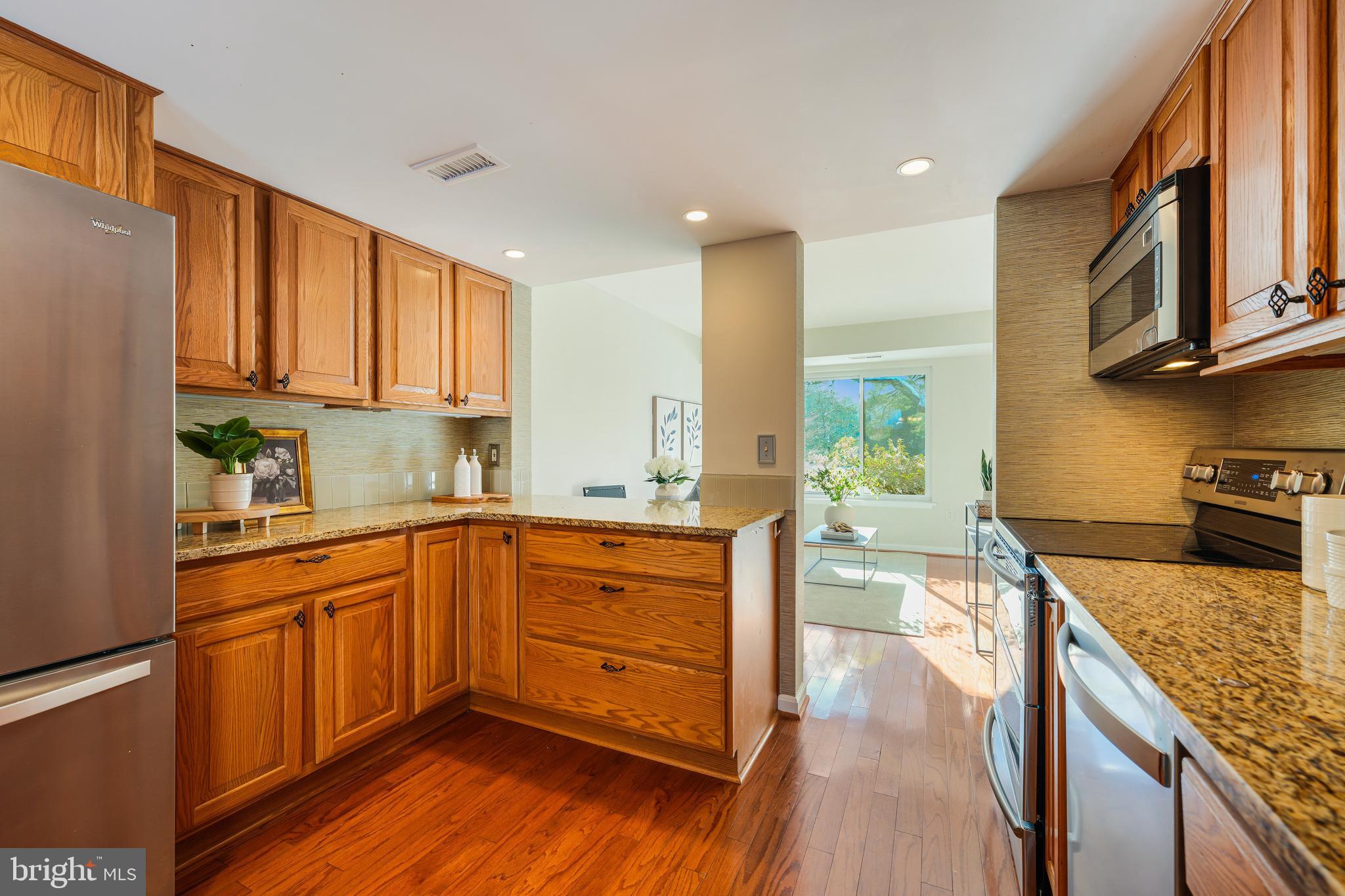 1743 Ivy Oak Square, Unit 4 Reston, VA 20190 - Photo 4 of 48 Gallery Image 4