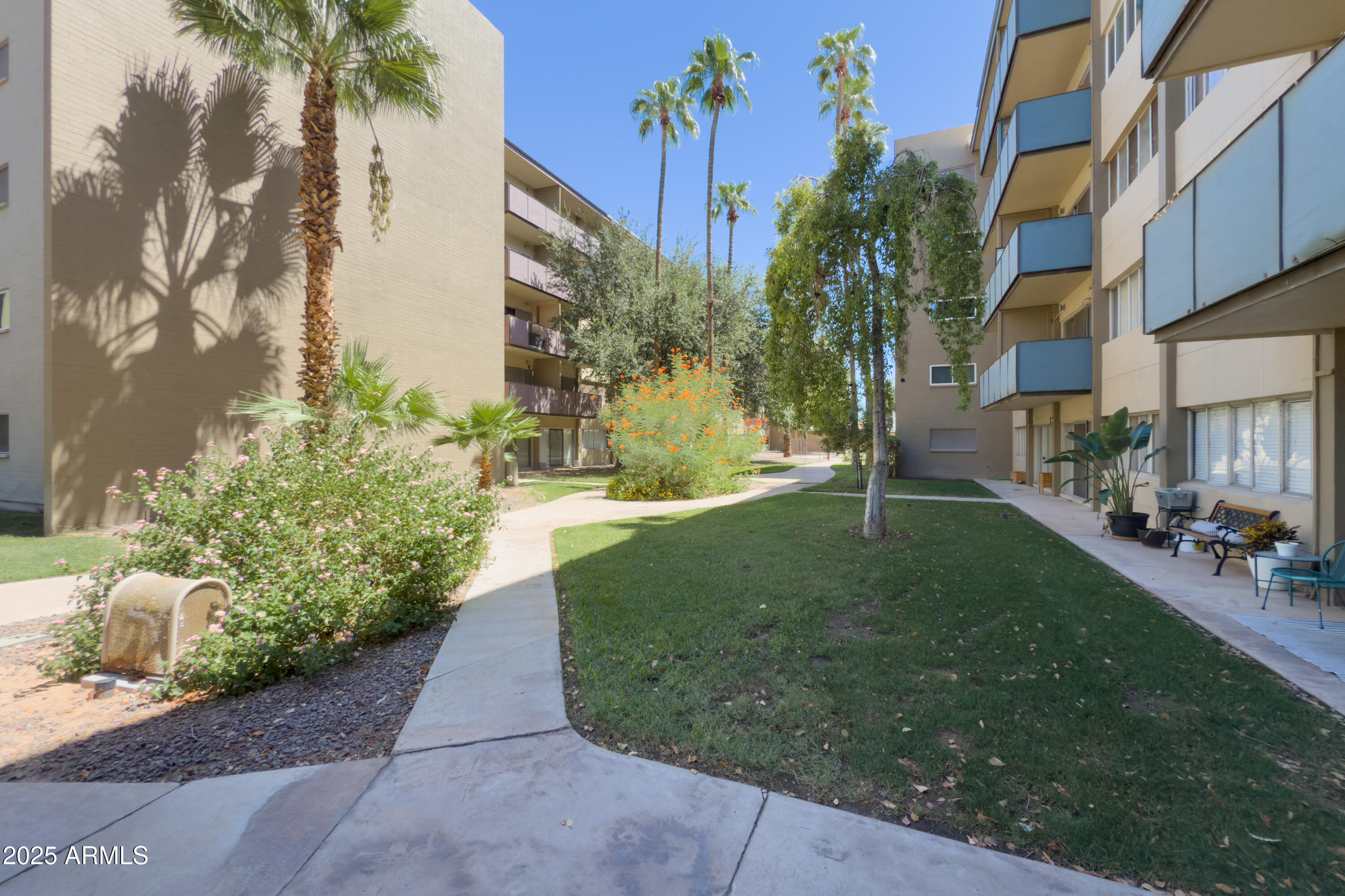 349 East Thomas Road, Unit E301 Phoenix, AZ 85012 - Photo 1 of 28 Thomas Complex
