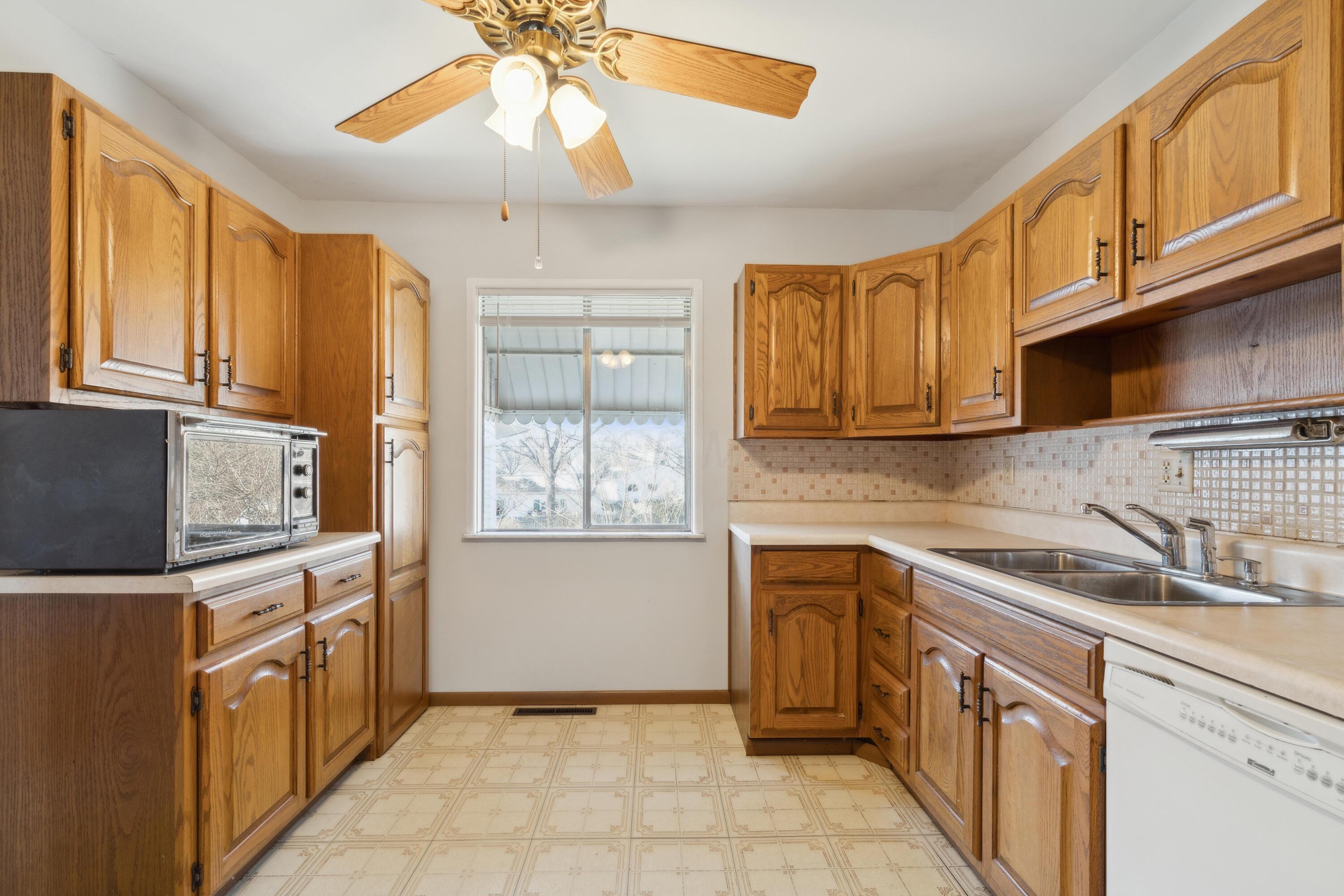 4431 Danforth Road Columbus, OH 43224 - Photo 11 of 26 dsc05236_midres