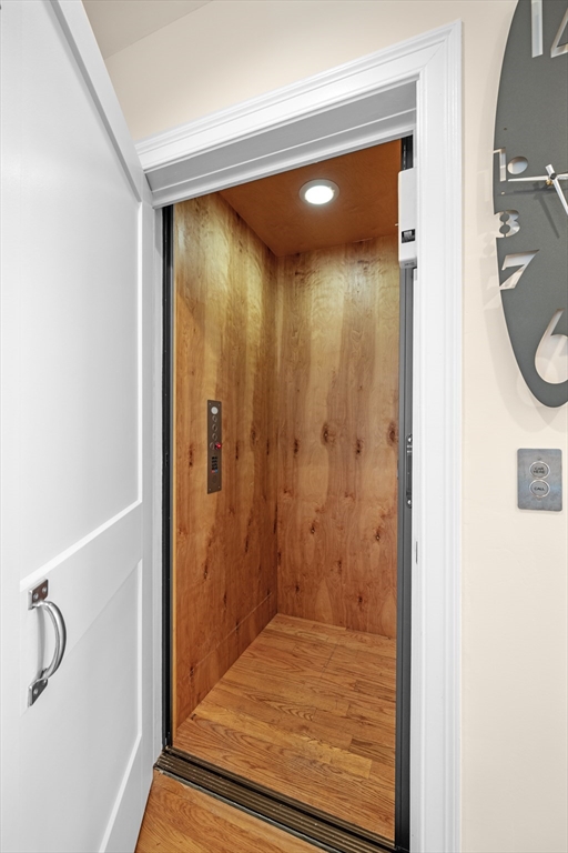 155 Green Street, Unit 4 Marblehead, MA 01945 - Photo 15 of 34