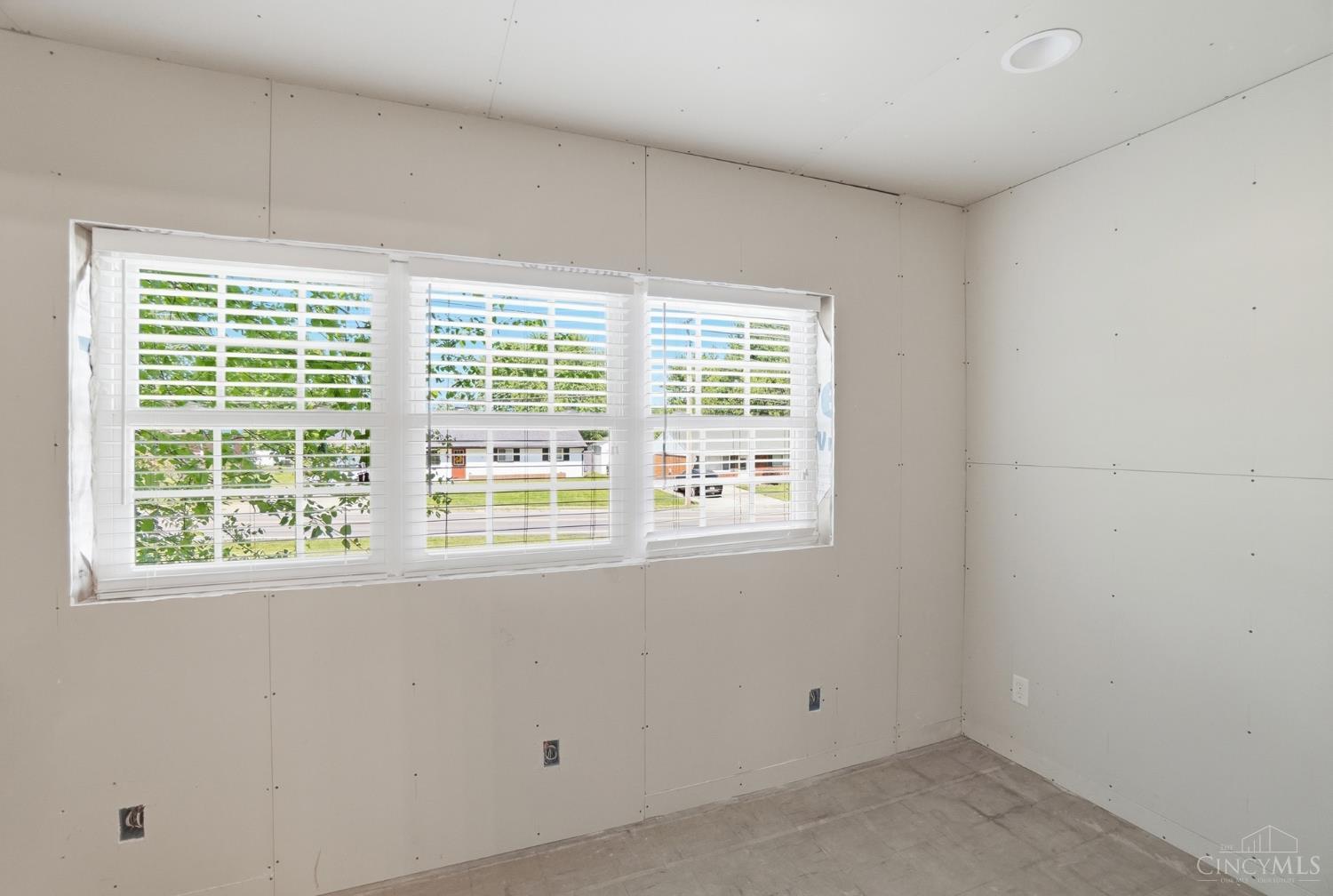4628 Summerside Road Cincinnati, OH 45244 - Photo 13 of 91