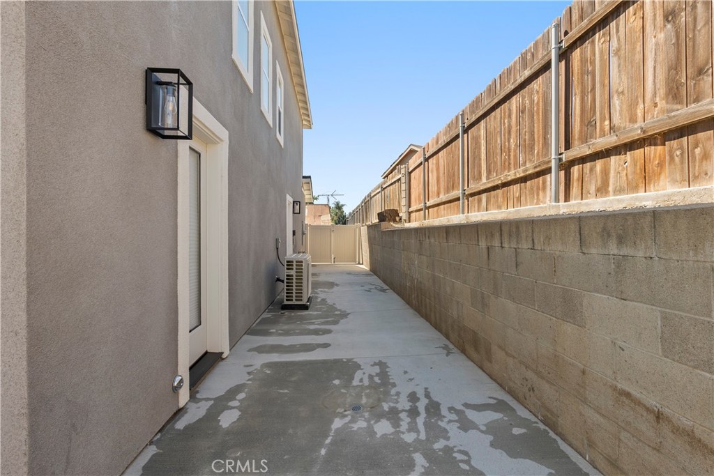 6015 Florence Street Riverside, CA 92504 - Photo 5 of 42