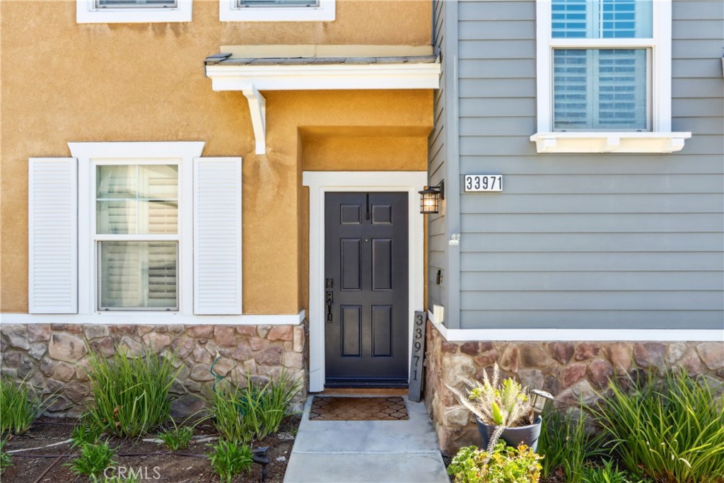 33971 Lily Road Yucaipa, CA 92399 - Photo 25 of 29 a front view of a house