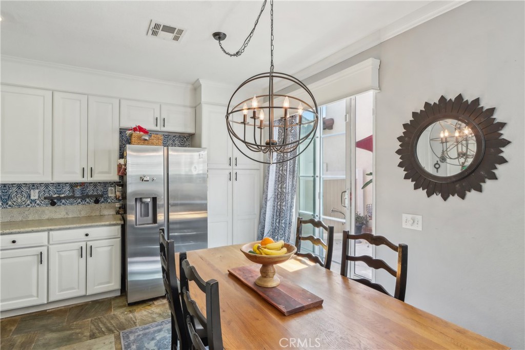 33971 Lily Road Yucaipa, CA 92399 - Photo 6 of 29 a very nice looking room with a large window