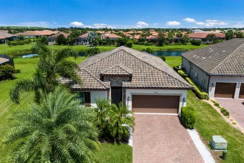 $699,000 | 4825 Tobermory Way, Bradenton, FL 34211