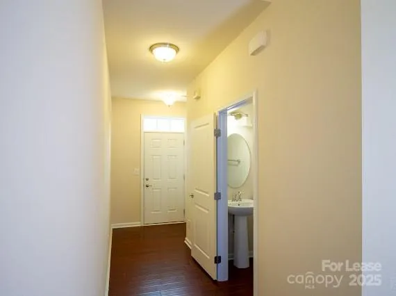 a view of entryway with a door