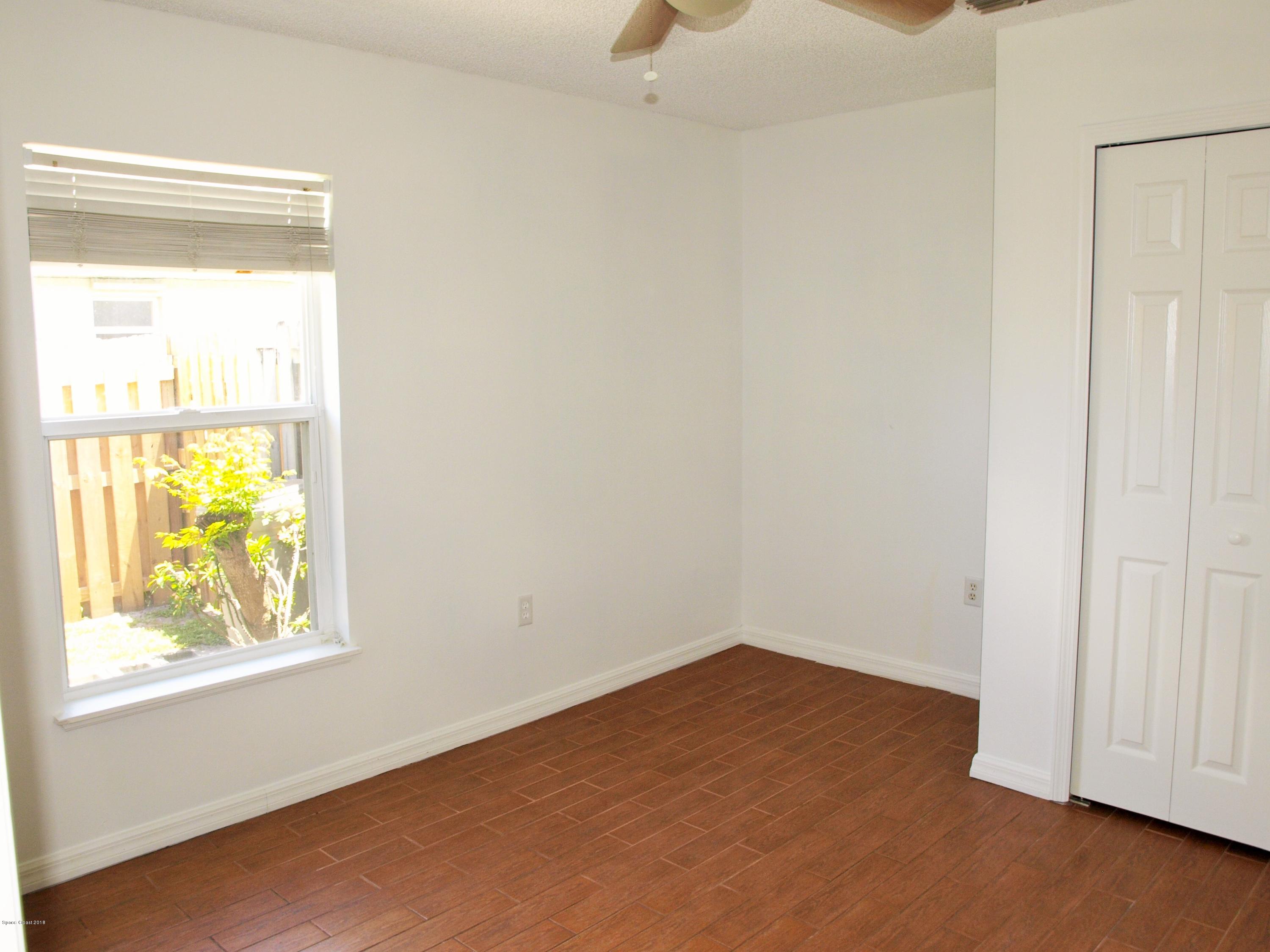 218 Twin Lakes Road Melbourne, FL 32901 - Photo 13 of 32 Guest Bedroom 1