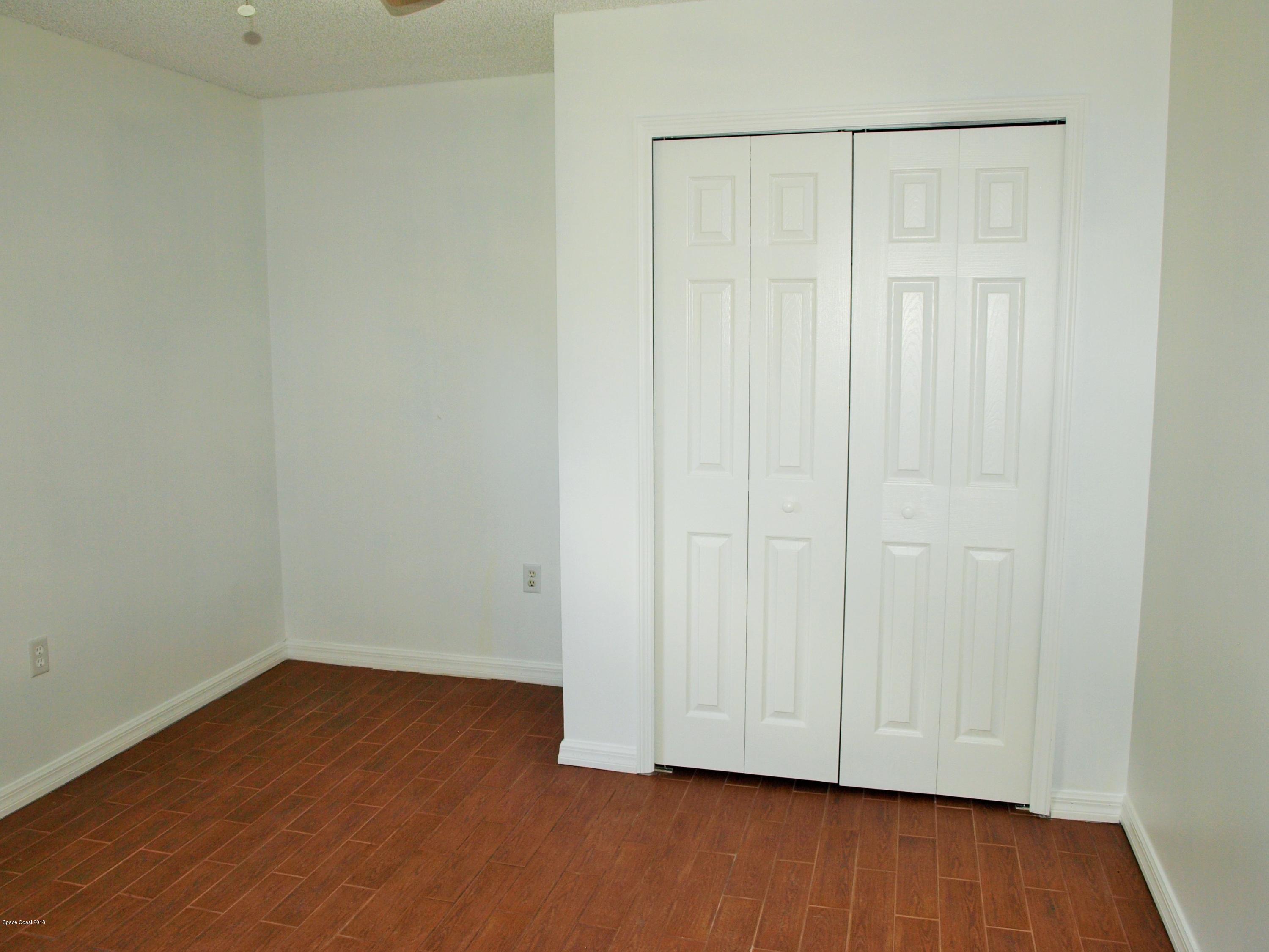 218 Twin Lakes Road Melbourne, FL 32901 - Photo 14 of 32 Guest Bedroom 1