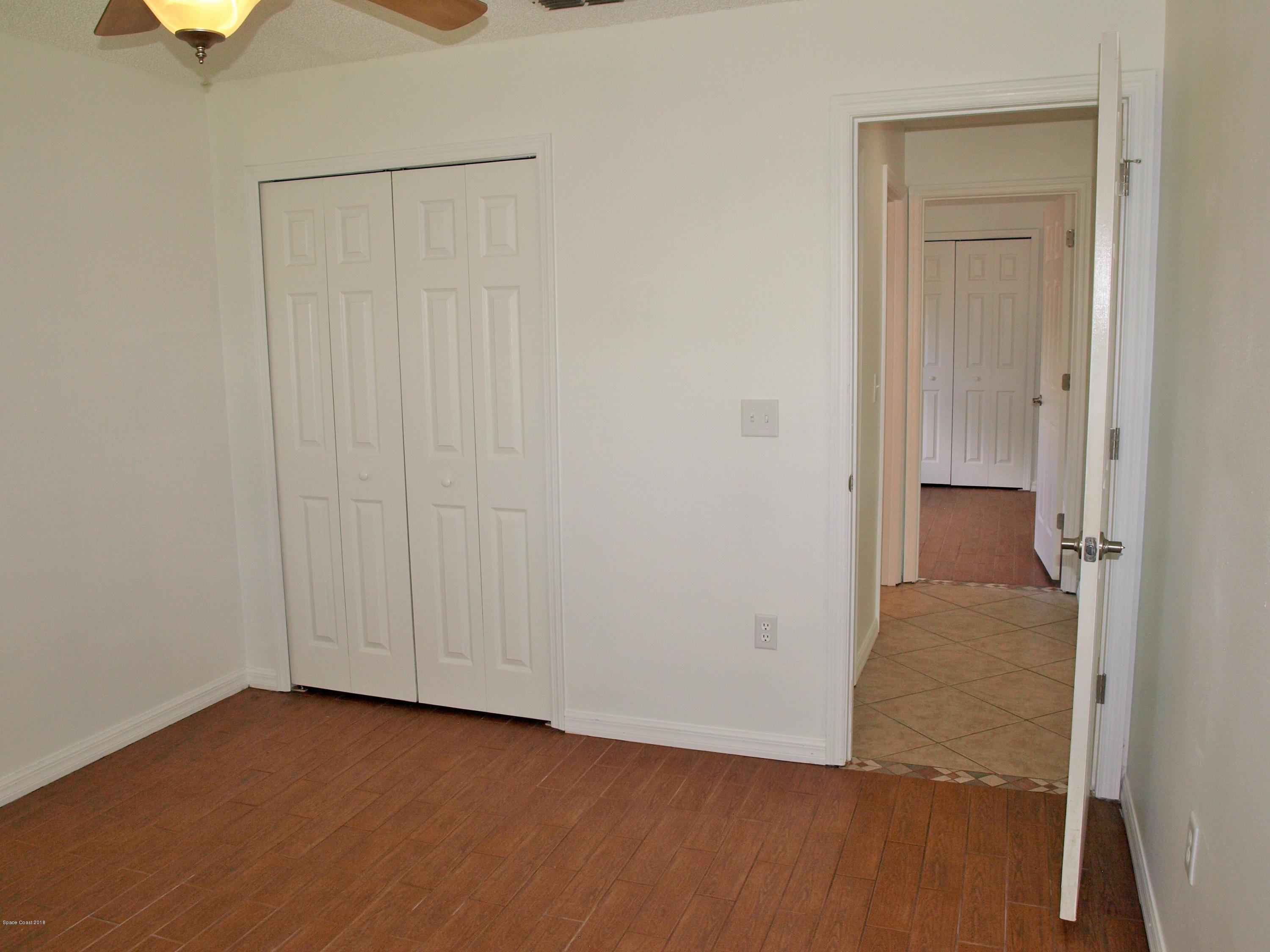 218 Twin Lakes Road Melbourne, FL 32901 - Photo 16 of 32 Guest Bedroom 2