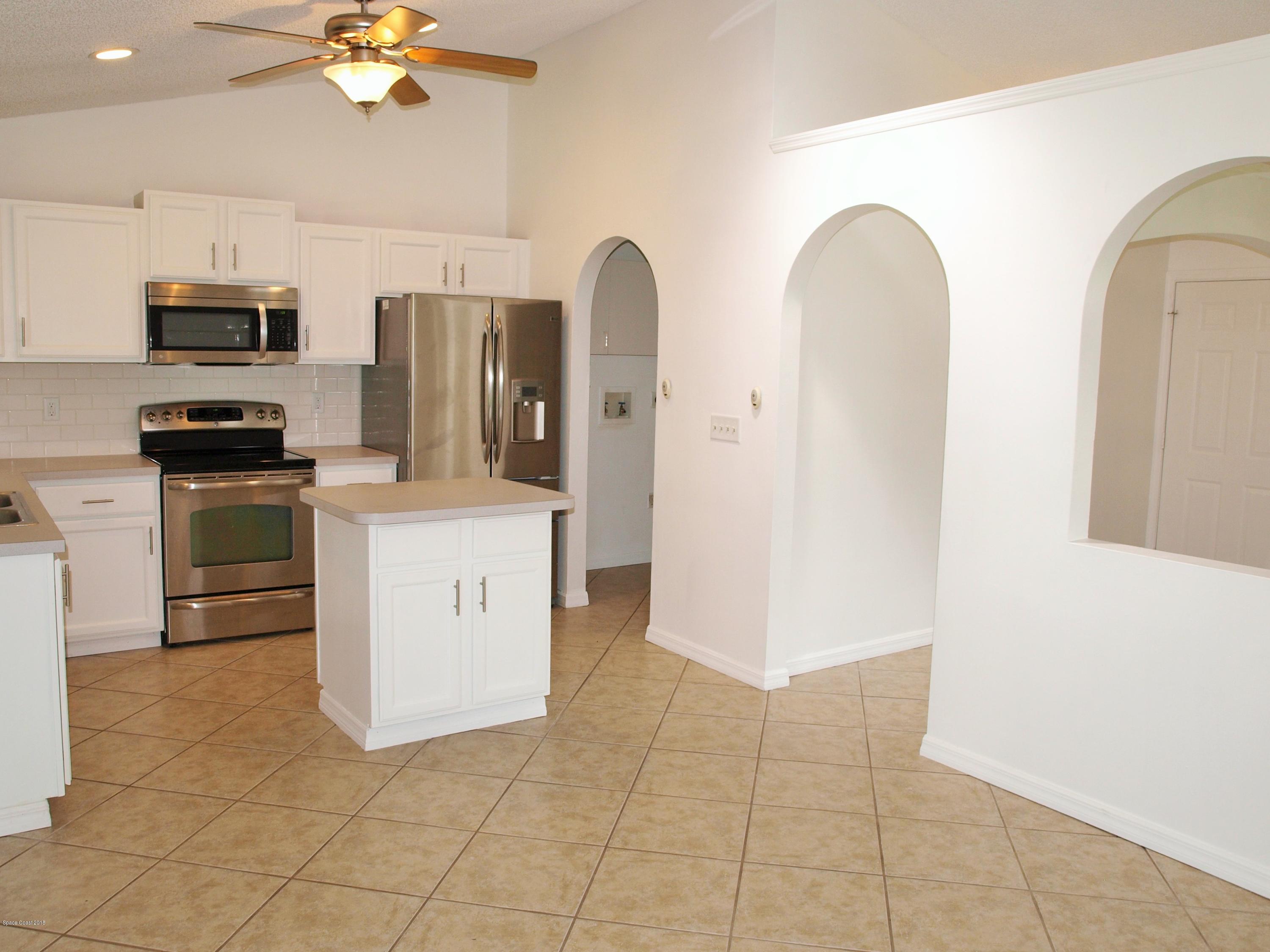 218 Twin Lakes Road Melbourne, FL 32901 - Photo 8 of 32 Kitchen from Dining
