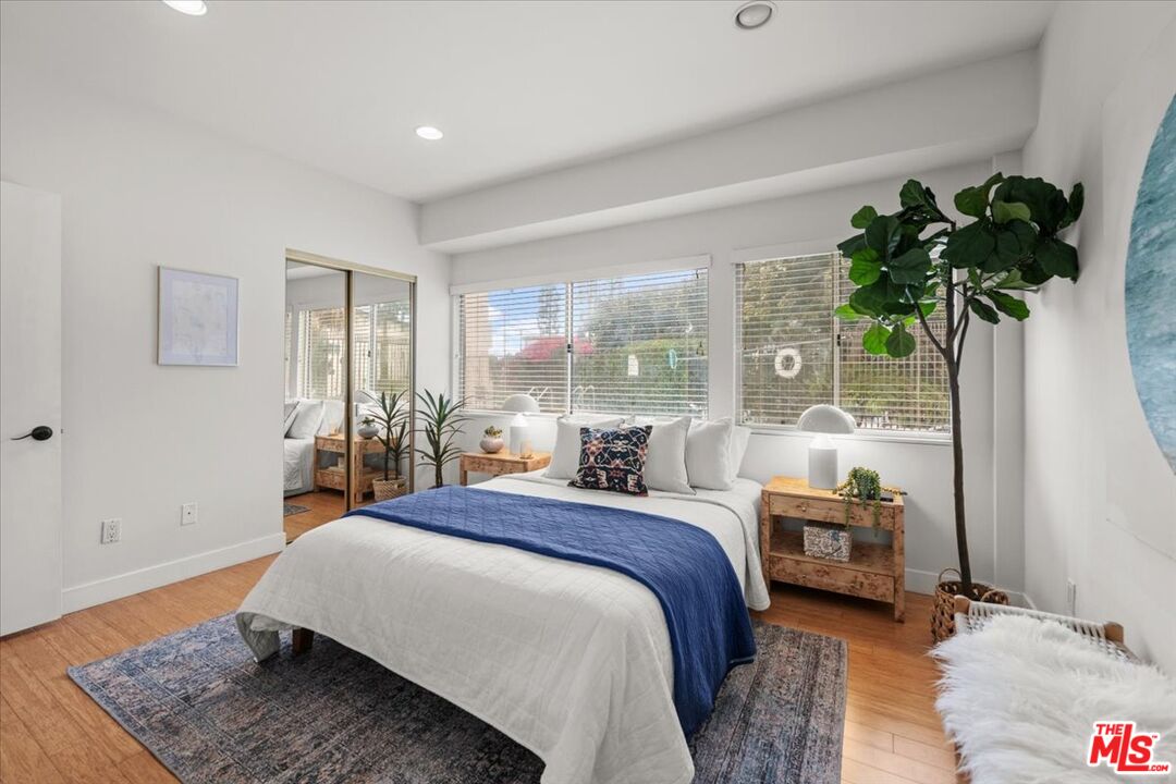 622 South Barrington Avenue, Unit 100 Los Angeles, CA 90049 - Photo 19 of 28