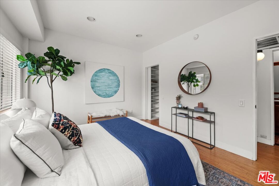 622 South Barrington Avenue, Unit 100 Los Angeles, CA 90049 - Photo 20 of 28