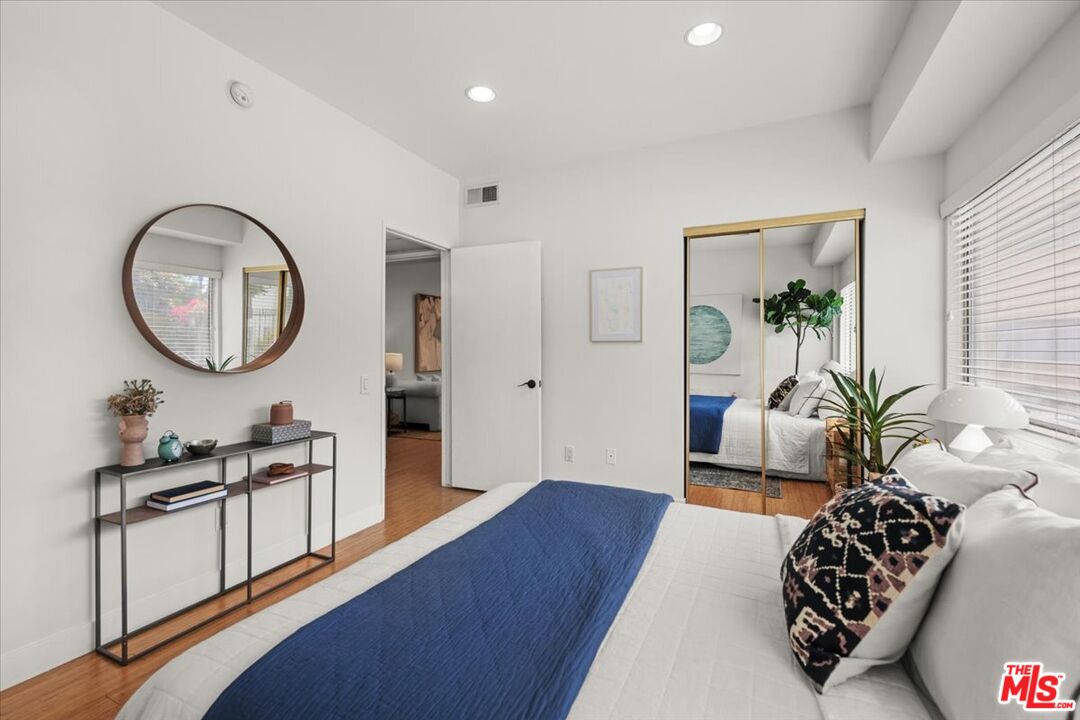 622 South Barrington Avenue, Unit 100 Los Angeles, CA 90049 - Photo 21 of 28