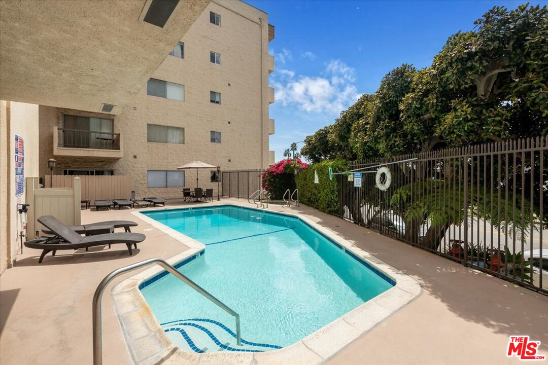 622 South Barrington Avenue, Unit 100 Los Angeles, CA 90049 - Photo 28 of 28