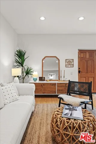 $589,000 | 622 South Barrington Avenue, Unit 100, Los Angeles, CA 90049