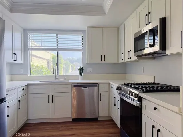 $3,900 | 239 Linwood Avenue, Unit E, Monrovia, CA 91016