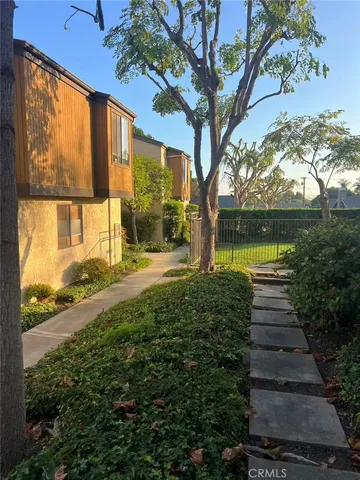 $3,900 | 239 Linwood Avenue, Unit E, Monrovia, CA 91016