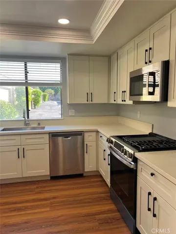 $3,900 | 239 Linwood Avenue, Unit E, Monrovia, CA 91016