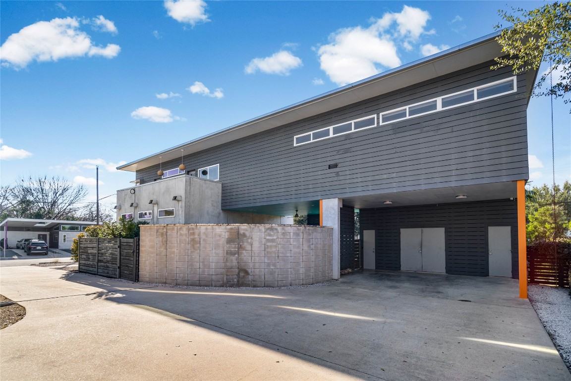 5900 Ventus Street Austin, TX 78721 - Photo 17 of 31