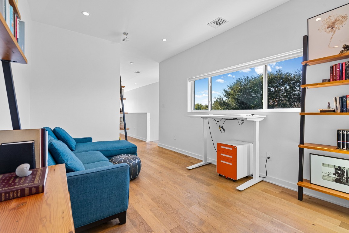 5900 Ventus Street Austin, TX 78721 - Photo 18 of 31