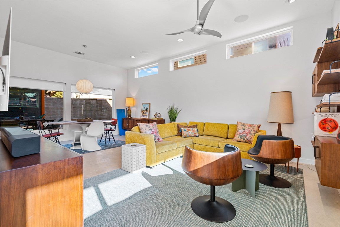 5900 Ventus Street Austin, TX 78721 - Photo 4 of 31