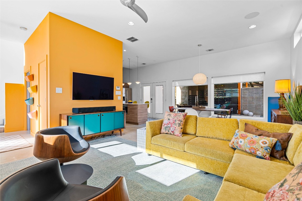 5900 Ventus Street Austin, TX 78721 - Photo 5 of 31