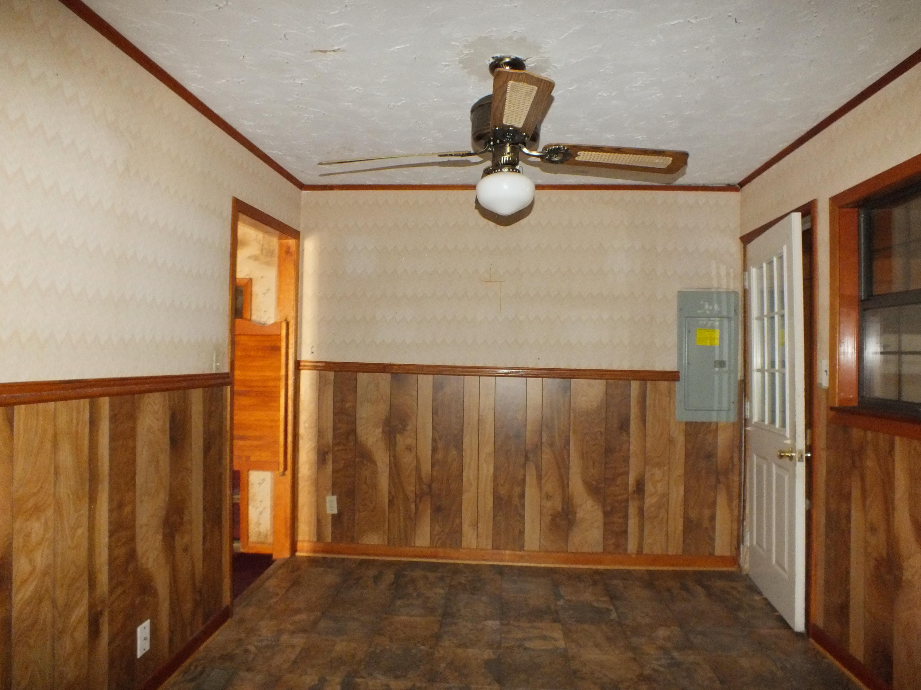 108 Houston Avenue Oak Ridge, TN 37830 - Photo 8 of 22 2015_1215HOUSTON-UPDATED0014