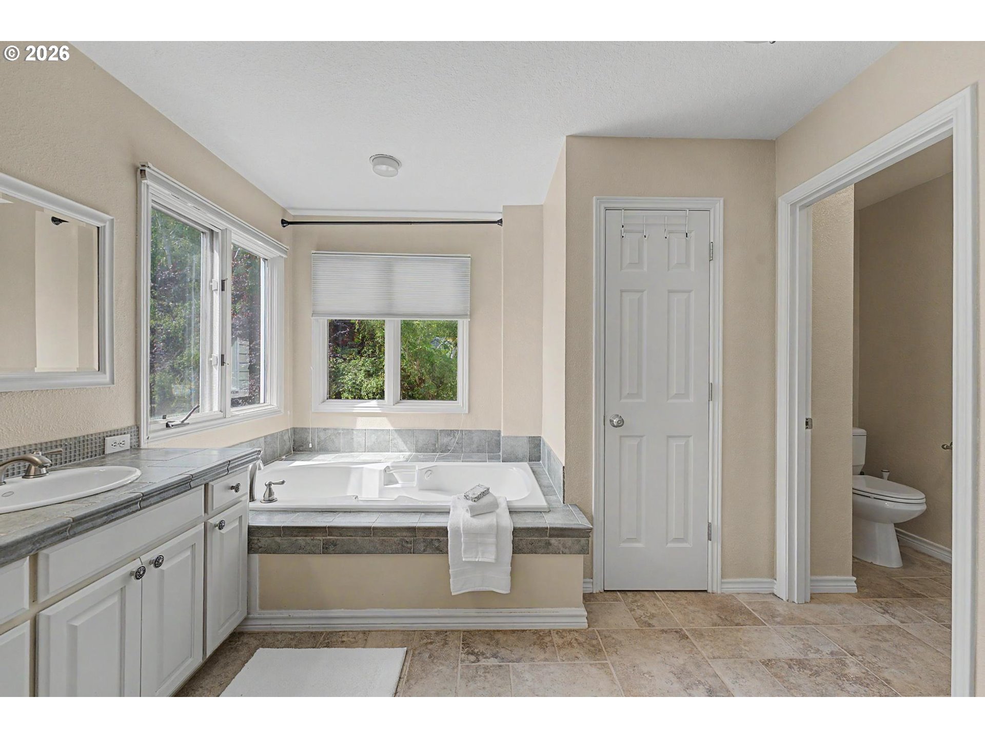 13202 Rogers Road Lake Oswego, OR 97035 - Photo 26 of 40 Gallery Image 26
