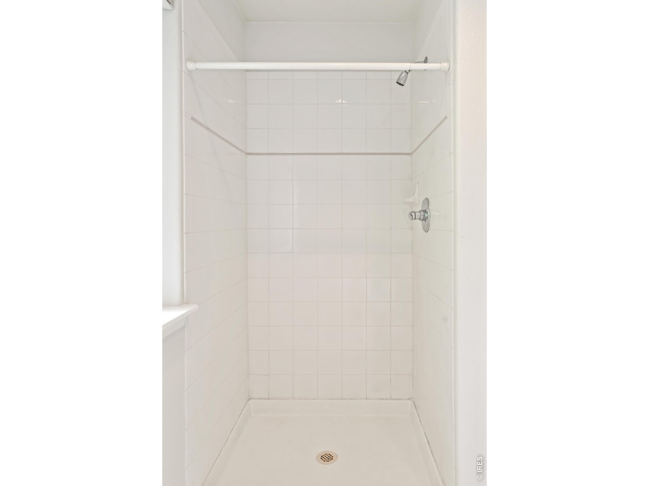 926 Hover Ridge Circle Longmont, CO 80501 - Photo 17 of 31 Primary shower