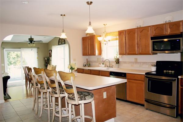 1255 Burnett Road Chicopee, MA 01020 - Photo 9 of 23 Gallery Image 9