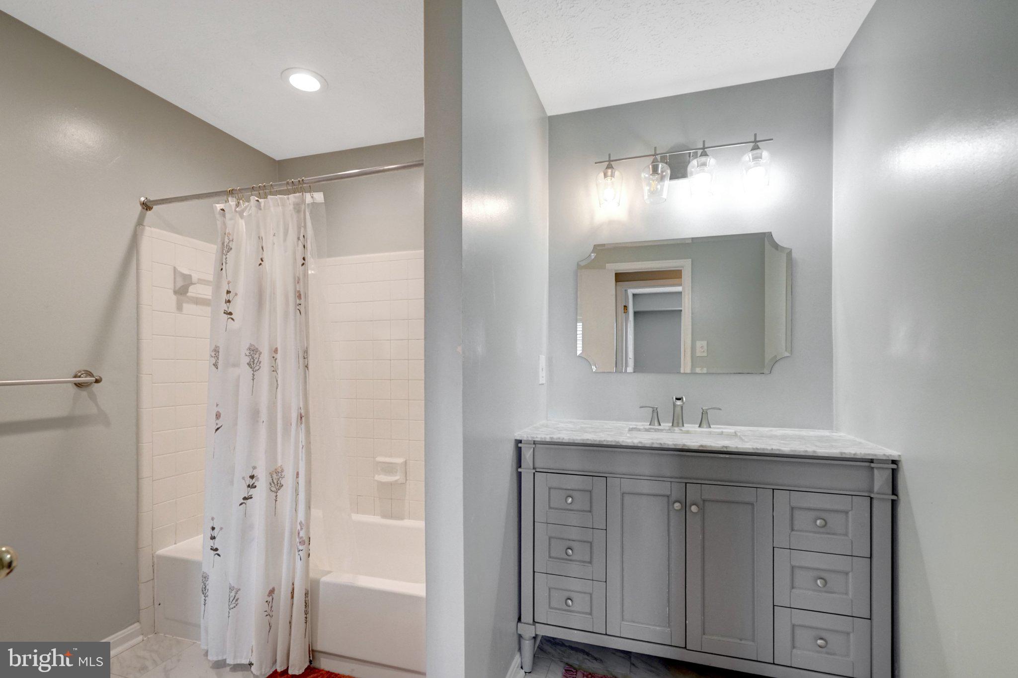 10107 Oakton Terrace Road Oakton, VA 22124 - Photo 20 of 29 Gallery Image 20