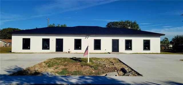 $825,000 | 5255 Coronado Parkway, Naples, FL 34116