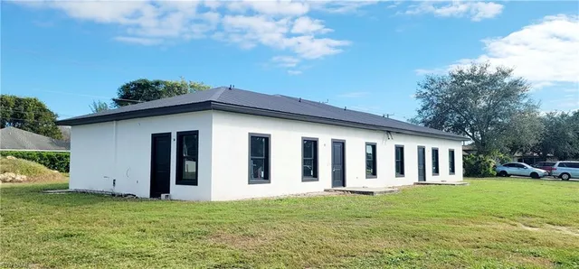 $825,000 | 5255 Coronado Parkway, Naples, FL 34116