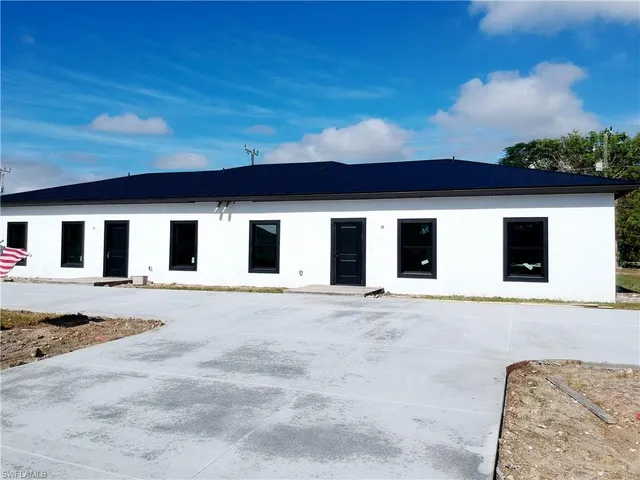 $825,000 | 5255 Coronado Parkway, Naples, FL 34116