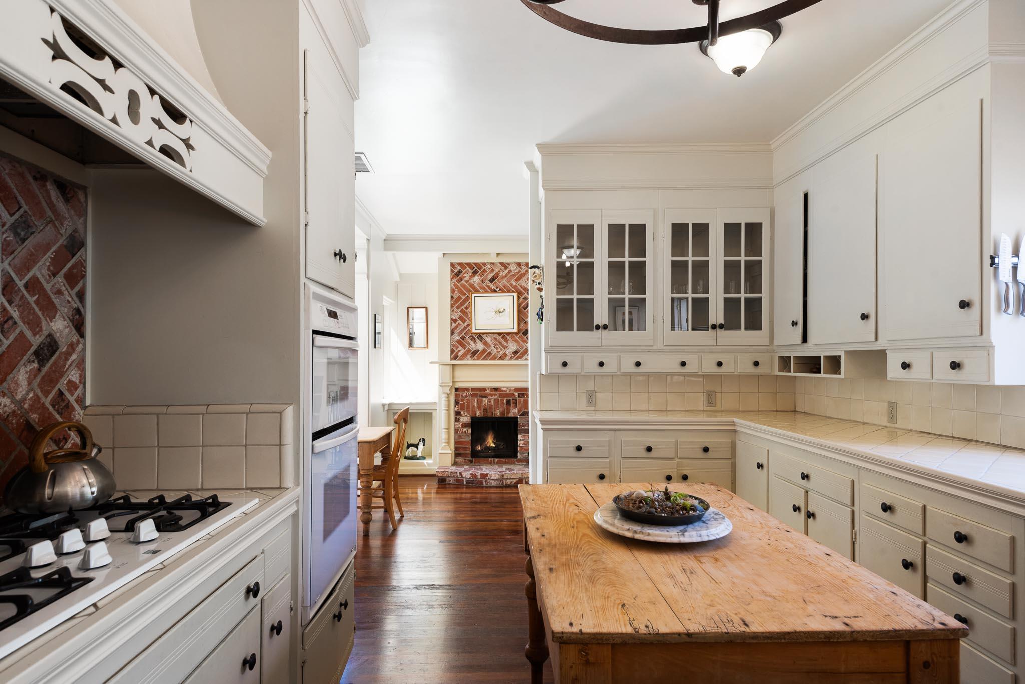 62 Humphrey Road Montecito, CA 93108 - Photo 17 of 24 Kitchen