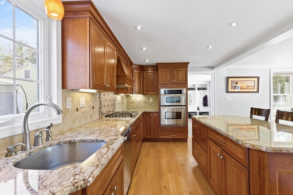 102 Jackman Street Georgetown, MA 01833 - Photo 11 of 40 Gallery Image 11