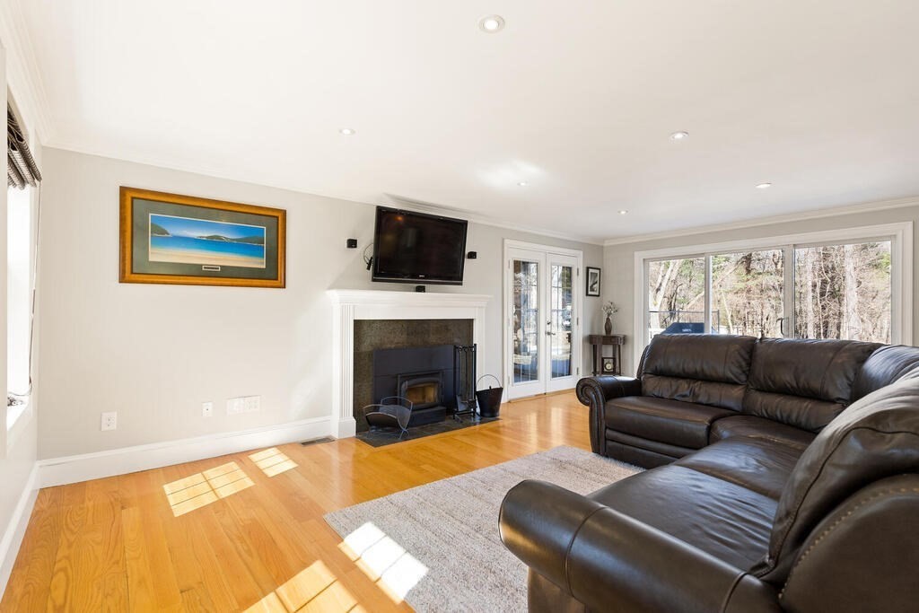 102 Jackman Street Georgetown, MA 01833 - Photo 13 of 40 Gallery Image 13
