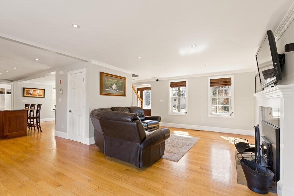 102 Jackman Street Georgetown, MA 01833 - Photo 14 of 40 Gallery Image 14