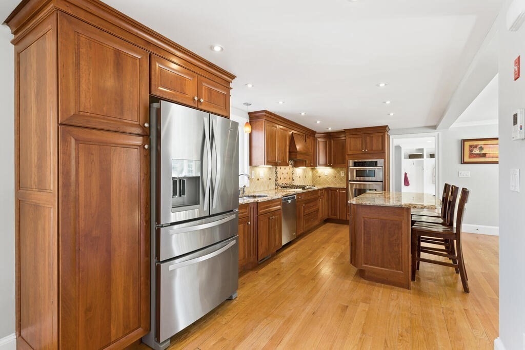 102 Jackman Street Georgetown, MA 01833 - Photo 8 of 40 Gallery Image 8