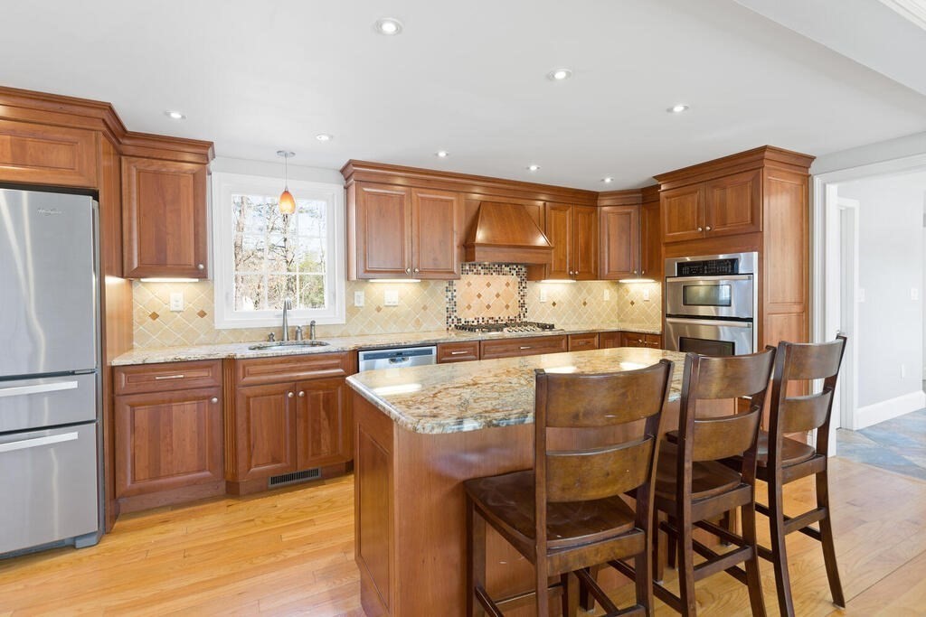 102 Jackman Street Georgetown, MA 01833 - Photo 9 of 40 Gallery Image 9