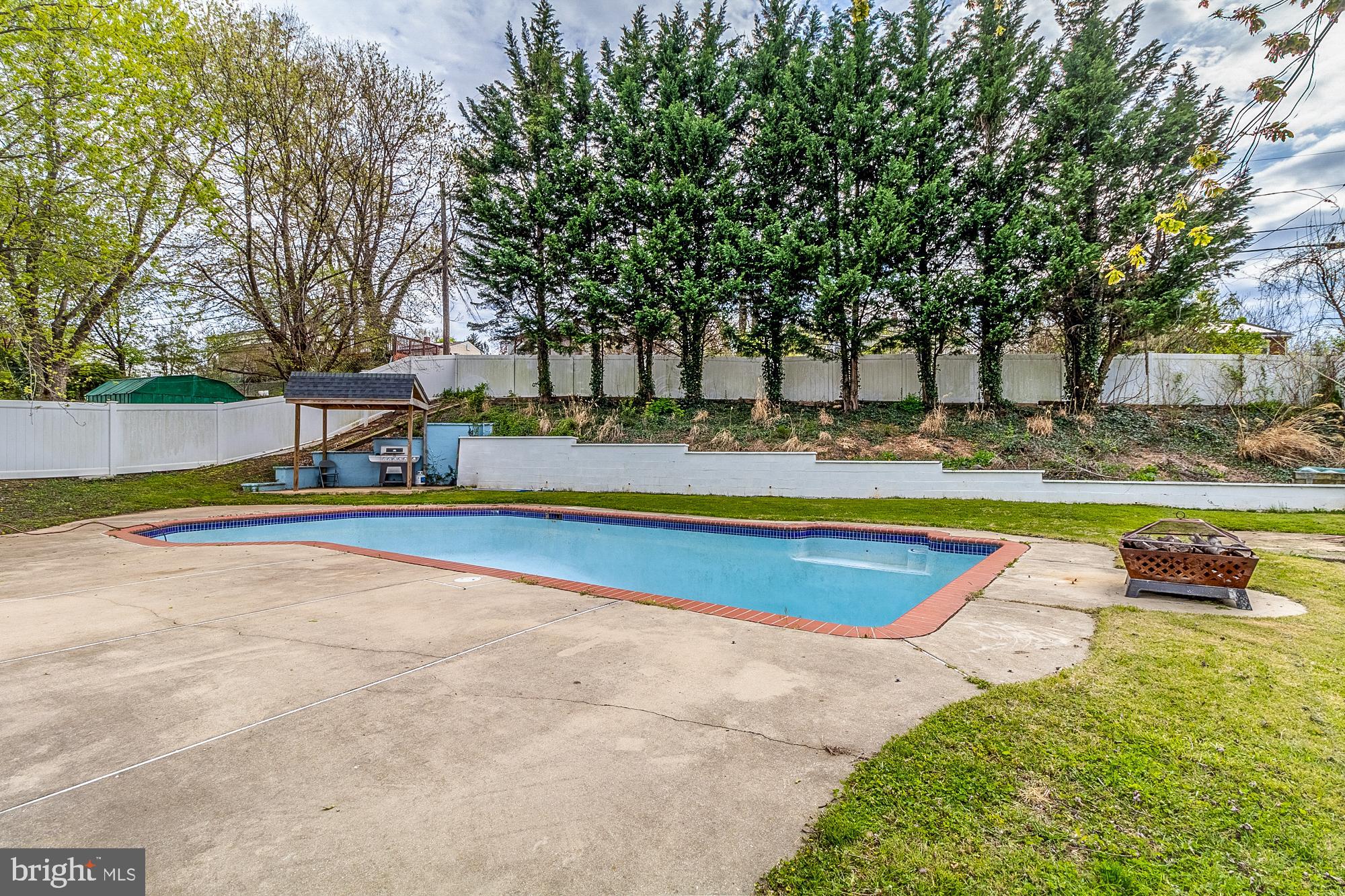 1522 National Rosedale, MD 21237 - Photo 40 of 41 Private yard with plenty of play space