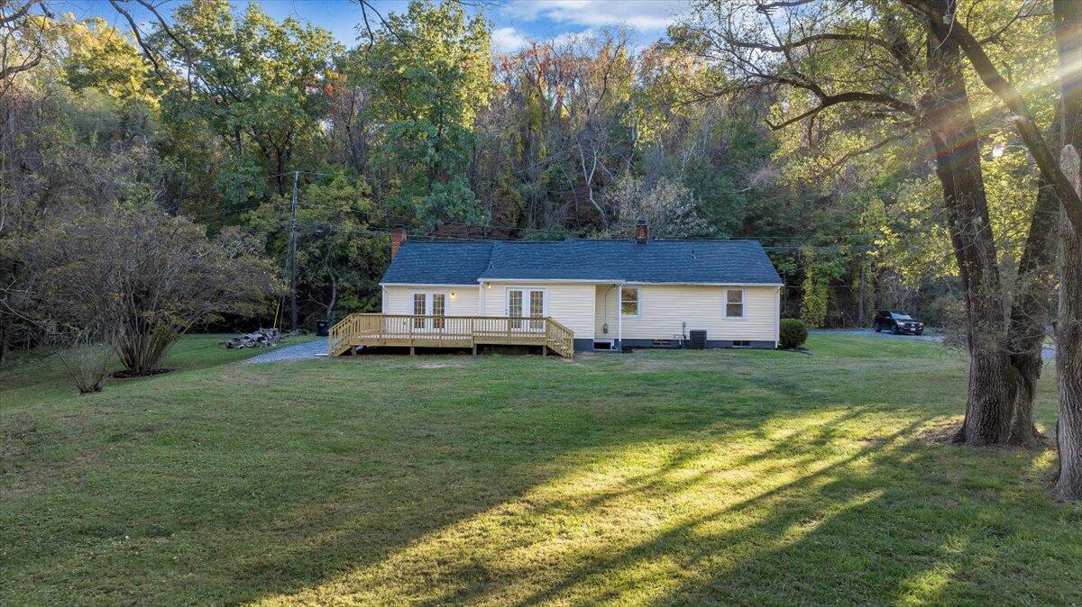 2626 East Ruritan Road Roanoke, VA 24012 - Photo 35 of 68 36-DJI_20241021165751_0021_D_MIB