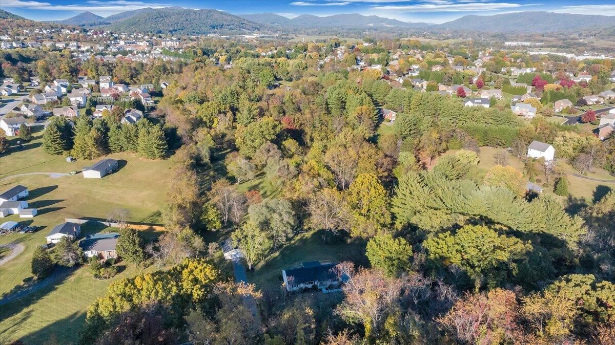 2626 East Ruritan Road Roanoke, VA 24012 - Photo 49 of 68 50-DJI_20241021164846_0003_D_MIB