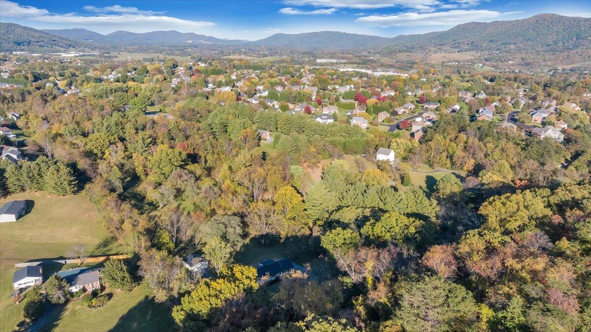 2626 East Ruritan Road Roanoke, VA 24012 - Photo 51 of 68 52-DJI_20241021164942_0005_D_MIB