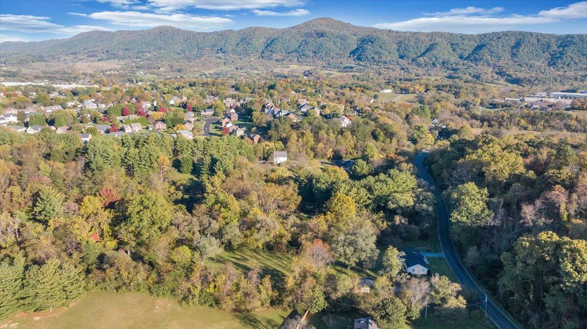 2626 East Ruritan Road Roanoke, VA 24012 - Photo 53 of 68 54-DJI_20241021165021_0007_D_MIB