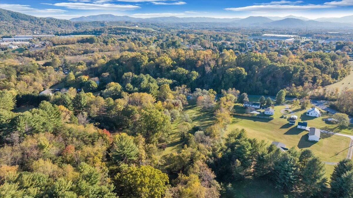 2626 East Ruritan Road Roanoke, VA 24012 - Photo 55 of 68 56-DJI_20241021165057_0009_D_MIB
