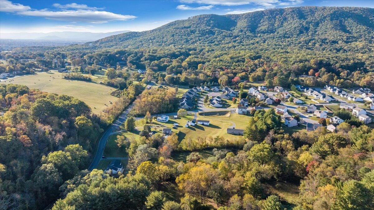 2626 East Ruritan Road Roanoke, VA 24012 - Photo 58 of 68 59-DJI_20241021165153_0012_D_MIB