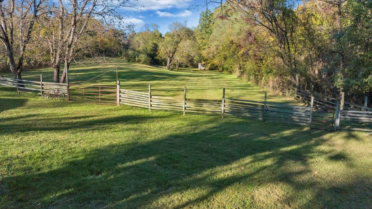 2626 East Ruritan Road Roanoke, VA 24012 - Photo 61 of 68 62-DJI_20241021165435_0016_D_MIB