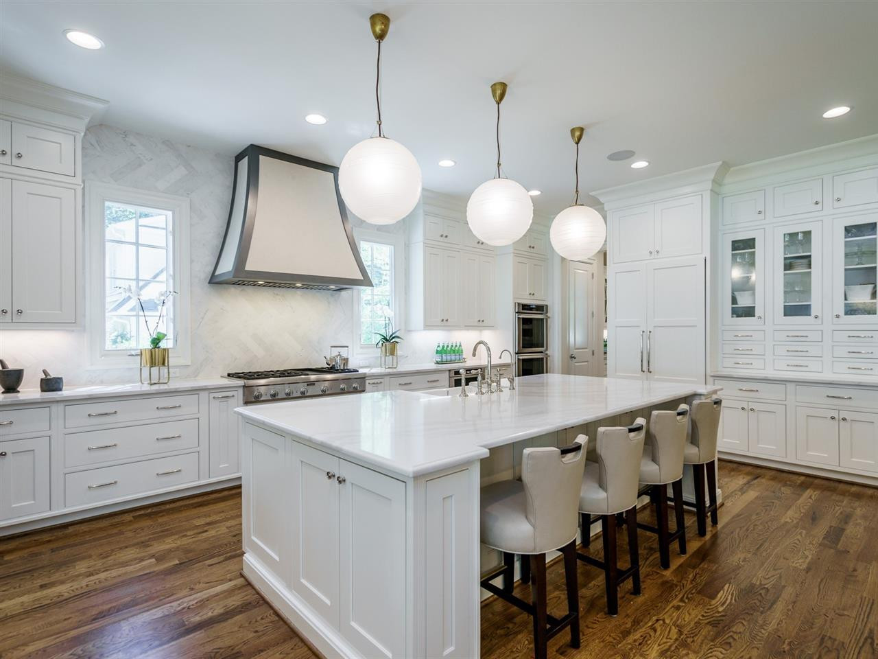 313 Forsyth Street Raleigh, NC 27609 - Photo 10 of 30 Kitchen