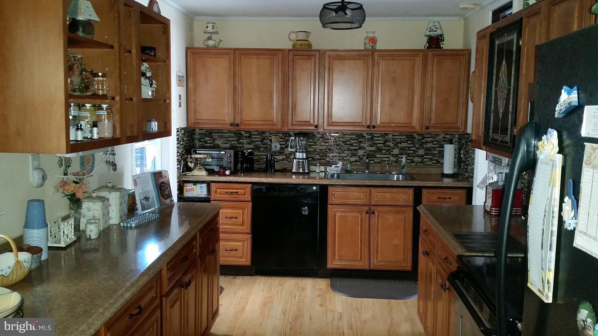 225 West Ash Road Sterling, VA 20164 - Photo 3 of 22 Kitchen